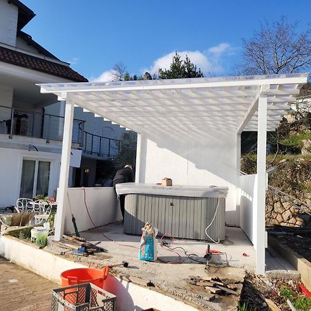 Apartments Chiara Mit Meerblick Und Pool Und Jacuzzi 洛夫兰 外观 照片