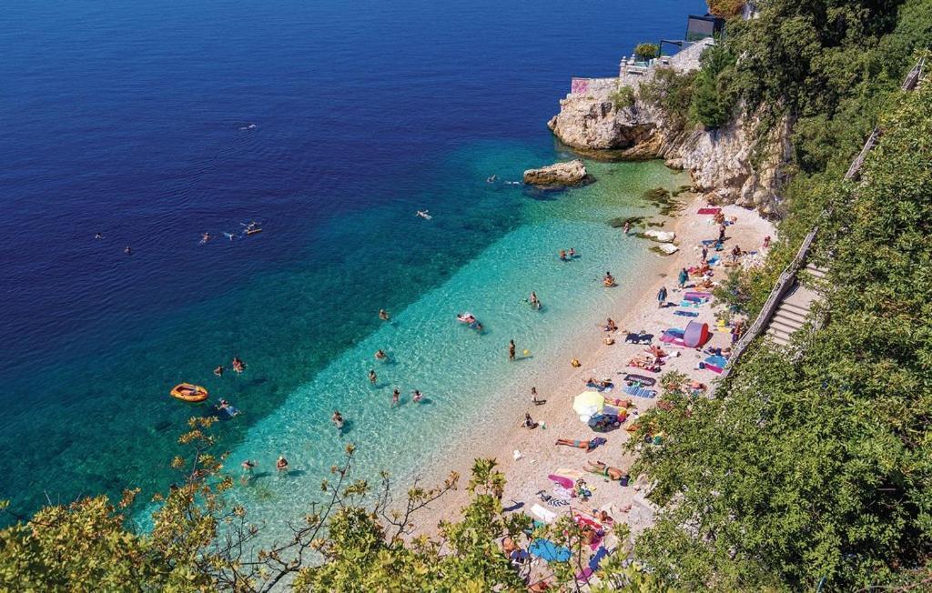 Apartments Chiara Mit Meerblick Und Pool Und Jacuzzi 洛夫兰 外观 照片