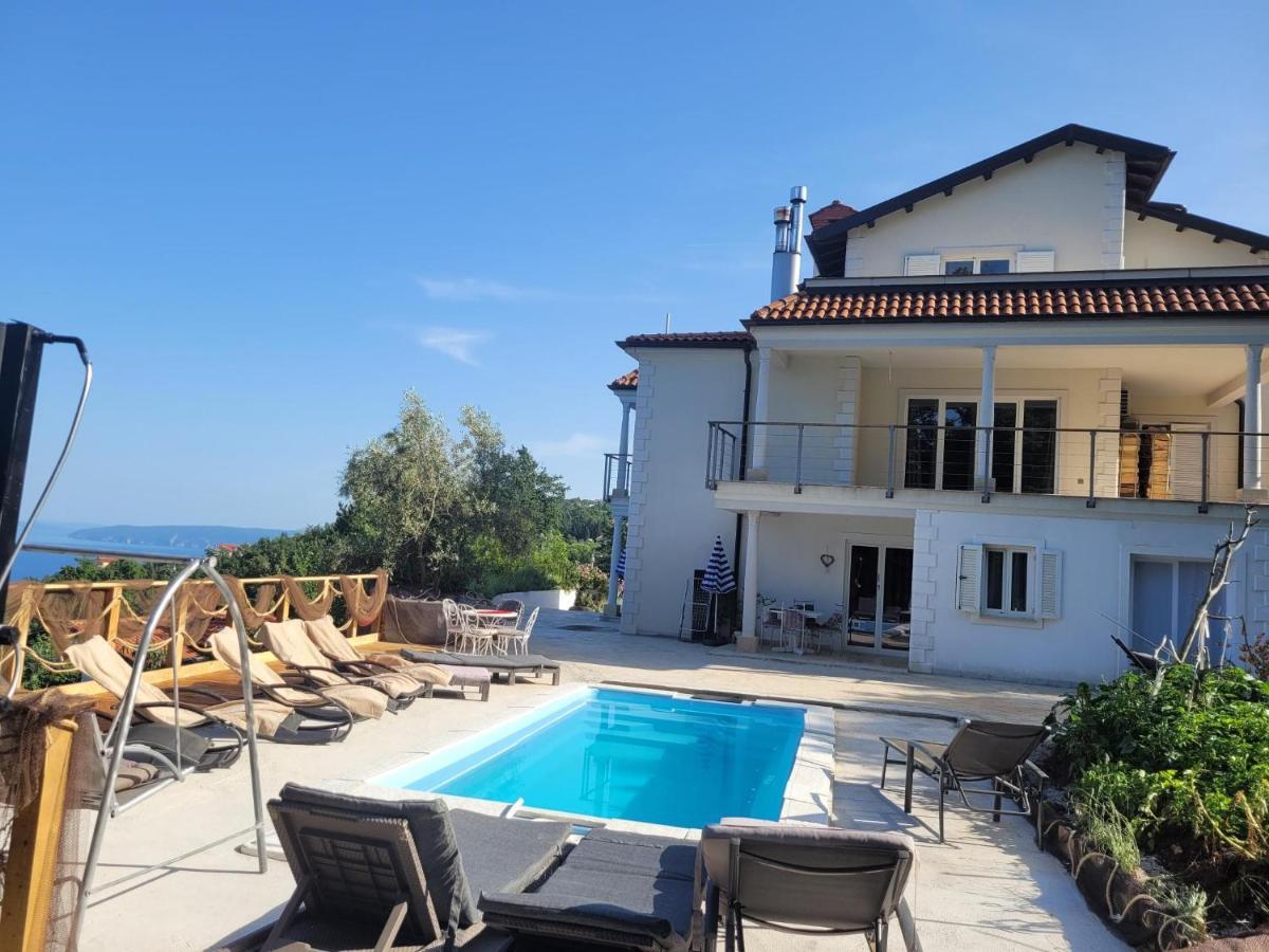 Apartments Chiara Mit Meerblick Und Pool Und Jacuzzi 洛夫兰 外观 照片