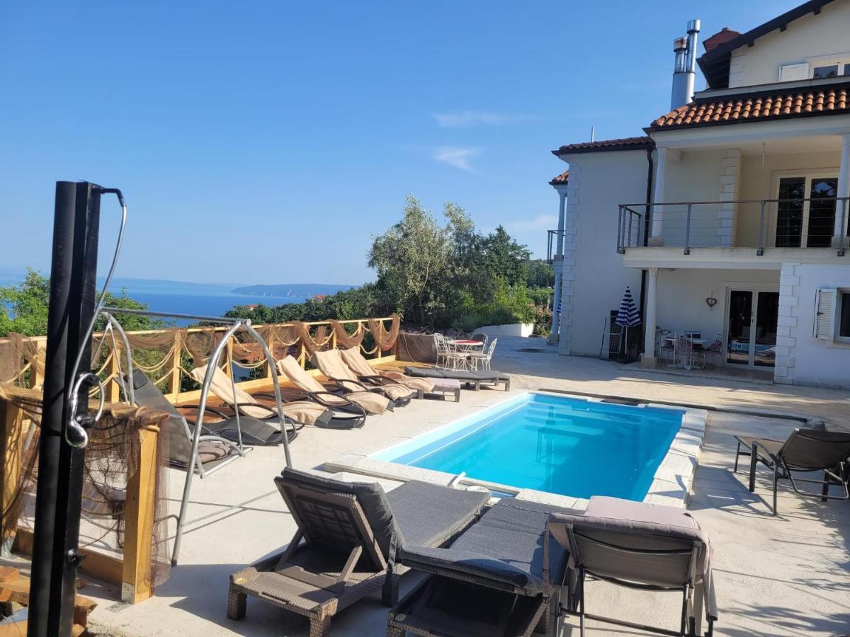 Apartments Chiara Mit Meerblick Und Pool Und Jacuzzi 洛夫兰 外观 照片