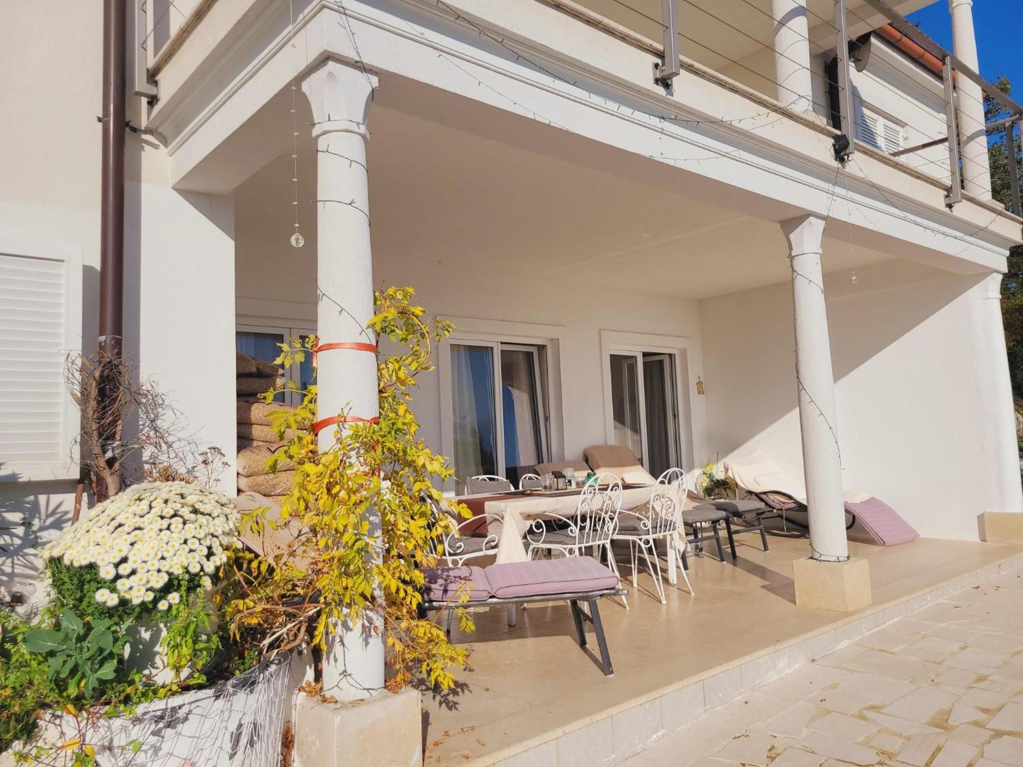 Apartments Chiara Mit Meerblick Und Pool Und Jacuzzi 洛夫兰 外观 照片